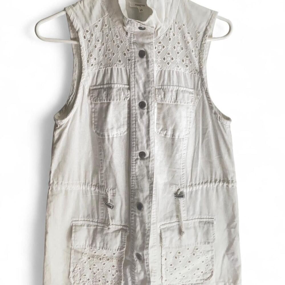 Maurices white sleeveless blouse size XS